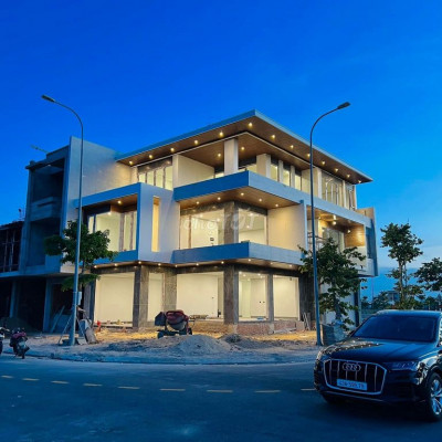 SỤP HẦM NHÀ 3 TẦNG MẶT TIỀN QUỐC LỘ 1A- CÓ TL