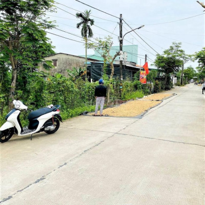 ĐIỆN TRUNG ĐƯỜNG BETONG 4m5 GIÁ CHỈ 3xx