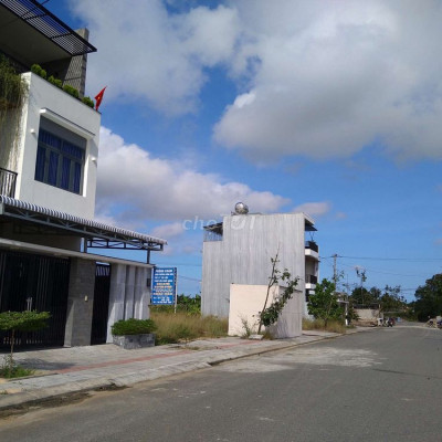 Cho thuê mặt tiền 7x15m đối diện Tiến Thu