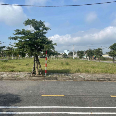 Đất sụp hầm đường nhựa bằng đường bê tông