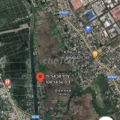 Bê tông chính sát đường C8, đường 2 oto tránh nhau