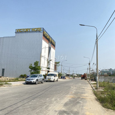 Bán lô 100m2 Khu đô thị Vĩnh Điện cách Quốc lộ 50m