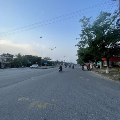 Bán gấp lô 3 mặt tiền hiếm có đường Trần Hưng