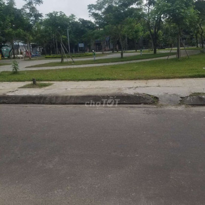 Chính chủ đất MT Trương Quang Giao ngay công viên