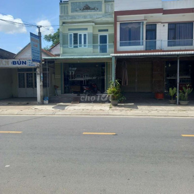 Nhà mặt tiền 155m2, 4 p. ngủ, ql40b, gần ub xã