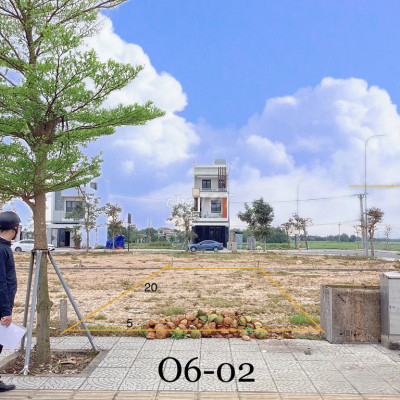 BÁN GẤP 2 LÔ HƯỚNG ĐÔNG - ĐỐI DIỆN QUỐC LỘ 1A