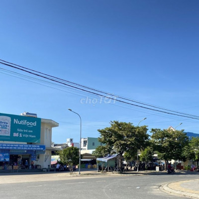 Bán gấp lô 2MT-275m2 - ngay cạnh chợ