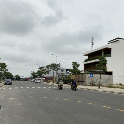 Bán đất sát siêu thị GO, nằm ngay mặt tiền QL1A