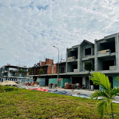 100m2 cạnh siêu thị bigc, chú ba bán lỗ 300tr