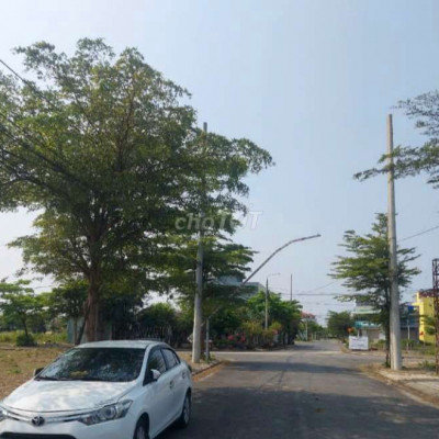 Đất có sổ, dt 108 m2 thuộc kdt sentosa...