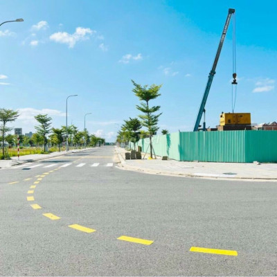 Bán đất sổ sẵn công chứng ngay.Sát siêu thị BigC GO,nằm ngay trục QL1A