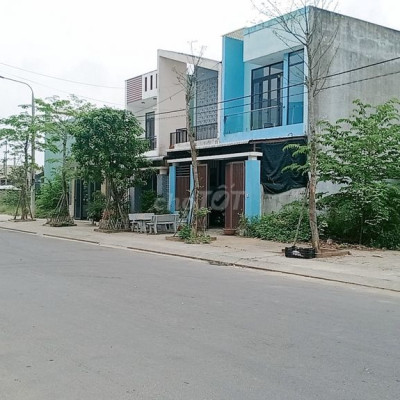 Nhà Lầu_mặt tiền Tôn Thất Tùng_Tam kỳ_3PN_ Sân OTO