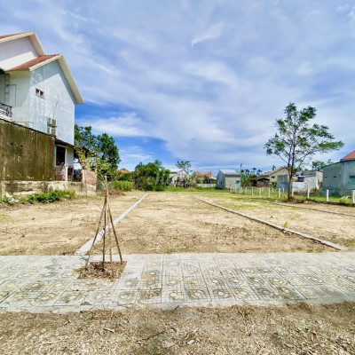 Chính chủ cần bán gấp lô đất sau lưng UBND