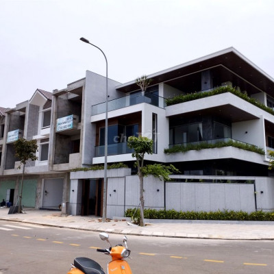 SẬP NGUỒN* GẤP BÁN CĂN SHOPHOUSE MẶT TIỀN QUỐC LỘ