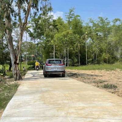 GĐ cần bán gấp 4 lô đất LK ngay UBND Điện Minh . Sổ hồng riêng