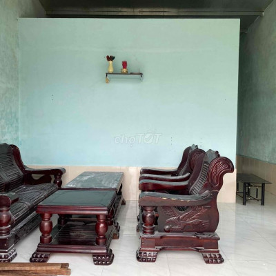 cho thuê nhà KDT số 9 Điện Ngọc ngay chợ Đầu mối Điện Ngọc đường 40m