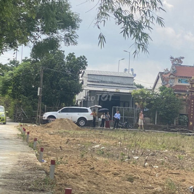 02 lô Điện Phương trục thông ra QL, ngay sat Trung tâm hành chính.