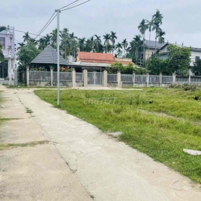 vài lô khu vực Xuân Diệm cách chợ lệ trạch 3km 470tr