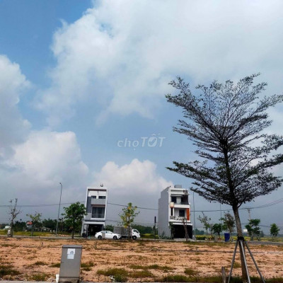 SẬP HẦM LÔ MẶT TIỀN QUỐC LỘ 1A SÁT SIÊU THỊ BIG C