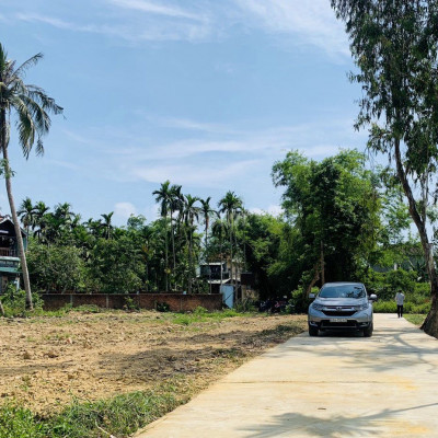 Cần bán 900m2 đất ở đối diện UBND phường Điện Minh, tách được 8 lô