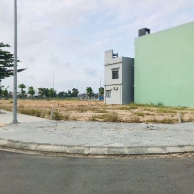 BÁN GẤP LÔ MẶT TIỀN QUỐC LỘ 1A SÁT SIÊU THỊ BIG C