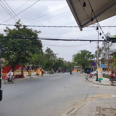 Tuyến phố Trần Hưng Đạo Lô góc kinh doanh đa dạng