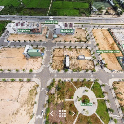 Bán shophouse mặt tiền QL1A, cách siêu thị BigC 20m,đối diện bệnh viện