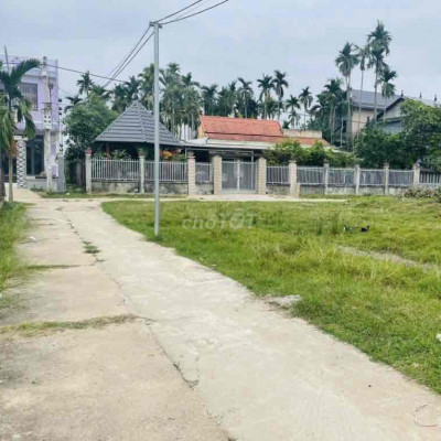 vài lô gần trục chính đường nhựa liên xã nối dài tới Hoà Tiến 470tr