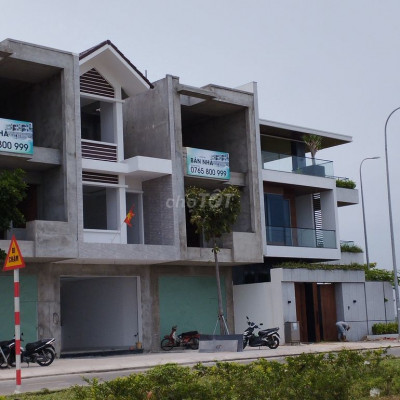 Cần bán căn Shophouse, vị trí đắc địa ngay Quốc lộ 1A Điện Bàn