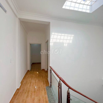 Cho thuê nhà 3 Tầng , Mặt tiền kinh Doanh