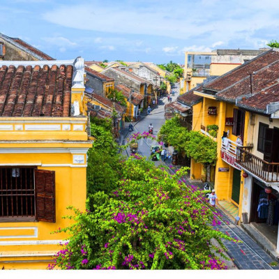 Cho thuê mặt tiền Phan Chu Trinh gần cầu chùa  Hội An, 300m2 ngang 10m