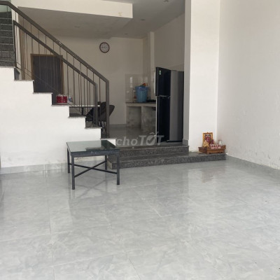 Cho thuê nhà 2 tầng đường 5,5m sau lưng trường tiểu học Lê Hồng phong