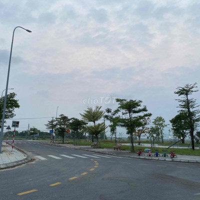 CHÍNH CHỦ CẦN BÁN LÔ ĐẤT NẰM SÁT TRỤC QL1A