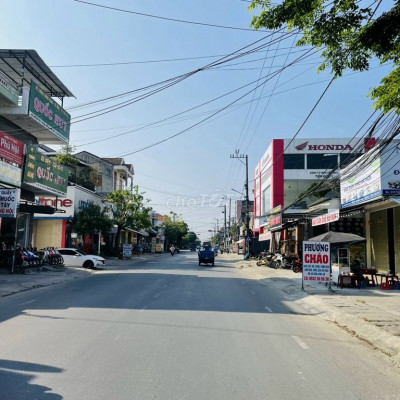 Còn 2 lô cuối cùng cạnh Mát xa Tuyết Ngân, đối diện UBND Điện Minh