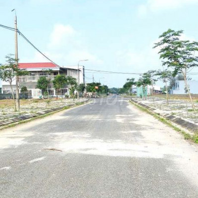 144m2 KDT số 9 trước chợ Điện Ngọc . Giá đầu tư