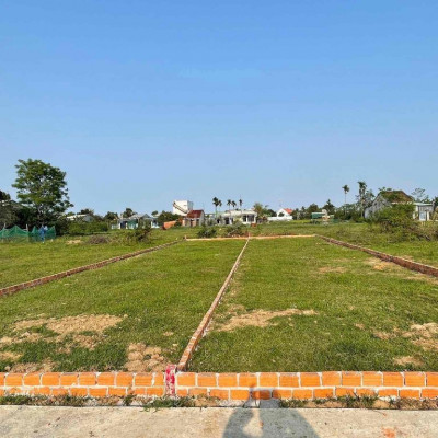 ngang 12m dài 26m - đã tách 2 thửa ( đất ở công chứng)