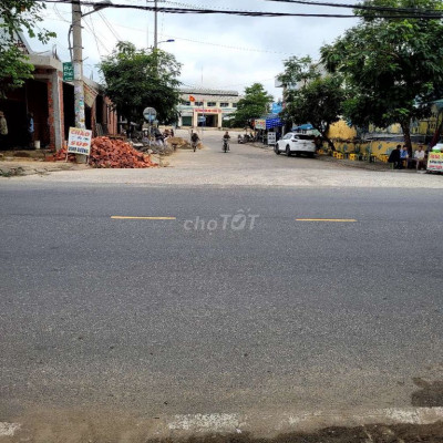 Đất ngay trục chính trước chợ Phong Thử