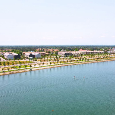 Nhà 3 tầng - 4 phòng ngủ, ngay đối diện khu Rừng dừa 7 mẫu