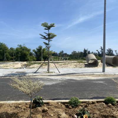 Bán lô đất biệt thự mặt tiền sông Cổ Cò - Đường 2 làn xe 29m. Giá hời