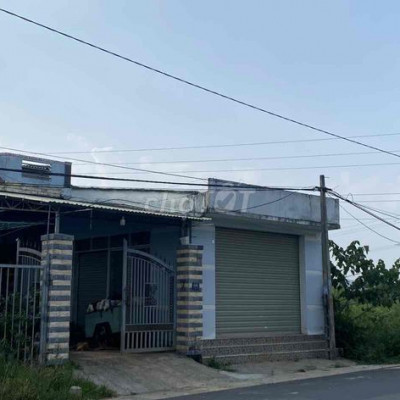 chính chủ cần bán nhà mặt tiền tt Ái Nghĩa