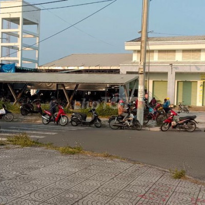 Gia đình chủ cần tiền bán rẻ lô đất ngay chợ kinh doanh