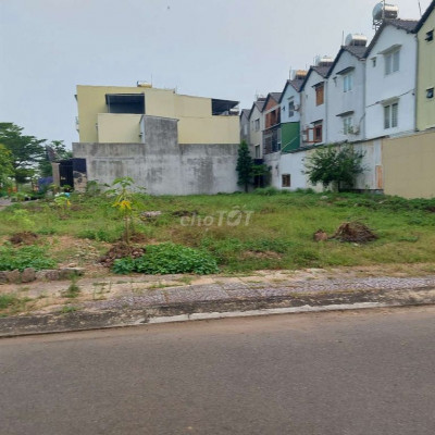 Đất Núi Thành, 156m2, 1,6 tỷ bao sang sổ, nằm khu dân cư đông đúc.