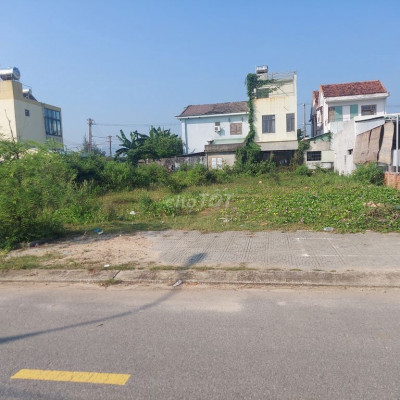 Đất gần TT Núi Thành, 1,25 tỷ, 132m2, sổ có sẵn gần ngã tư Tam Hiệp