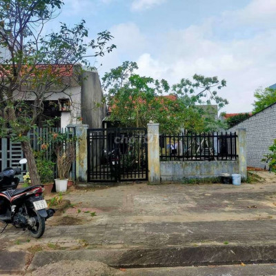 Chủ cần sang nhượng đất tặng nhà cấp 4