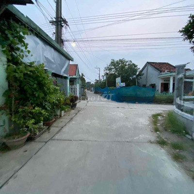 Bán kiệt oto đối diện công viên dũng sĩ điện ngọc