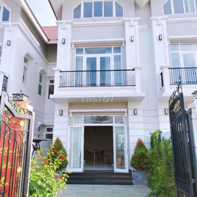 CHO THUÊ BIỆT THỰ HOA SỨ MỚI XÂY GẦN SÂN BAY CHU LAI QUẢNG NAM