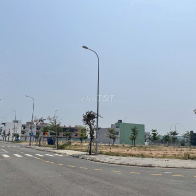 Cô Trinh cần bán lô đất 100m2 đường 7m5 giá siêu rẻ, cắt lỗ 450tr