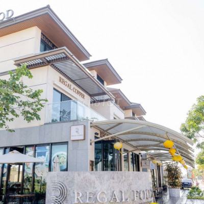 Căn Villas mới xây siêu đẹp 250m2 3 tầng full hồ bơi, sổ hồng trao tay