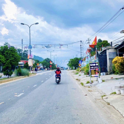 HÀNG HIỂM SIÊU HỜI - Lô 121m2 ngang 6m gần KCN sầm uất mà chỉ từ 200TR