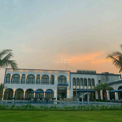 Căn studio Shantira bán cắt lỗ tầng 7 view biển full nội thất